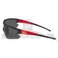 Okulary ochronne przyciemniane Milwaukee odporne na zarysowania i zaparowanie 4932478764